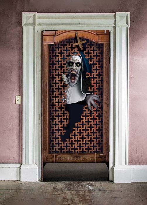 Dekoracja drzwi na halloween ZAKONNICA 80 x 180cm