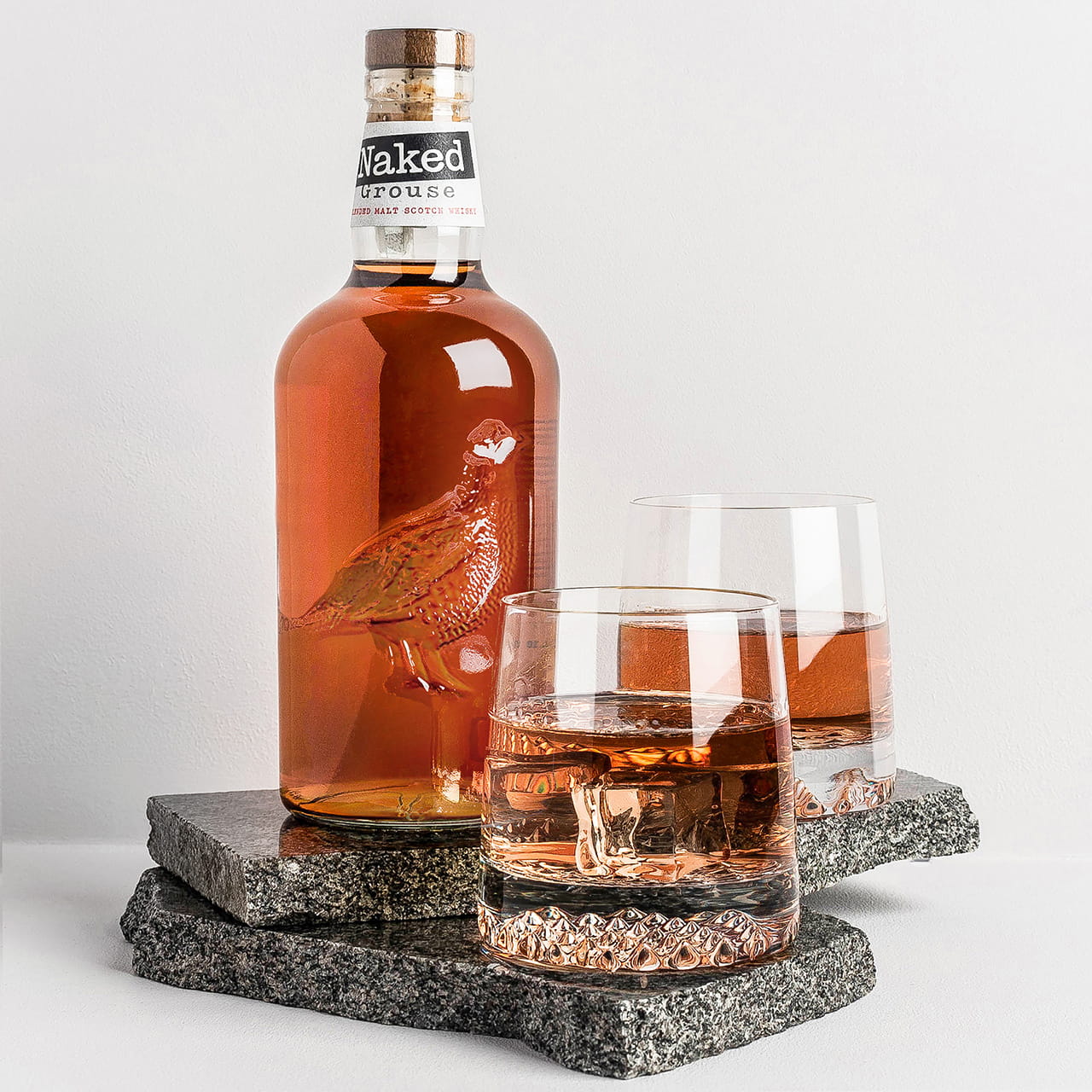 Whisky ze szklankami PROŚBA O ŚWIADKOWANIE