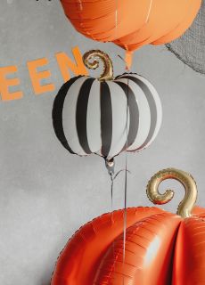 Balon DYNIA w paski czarno-bia�e ozdoba na halloween dekoracja na halloween dekoracja halloweenowa