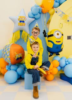 Balon foliowy MINIONKI gwiazda z fr�dzlami balon minionek balon dla dzieci dekoracje urodzinowe dla dzieci
