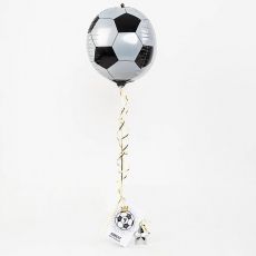 Balon w pude�ku z kartk� KR�L STRZELC�W prezent dla pi�karza