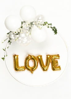 Balon litery LOVE zoty (63cm x 22cm)