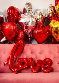 Balon na powietrze napis LOVE balon walentynkowy czerwony