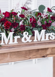 Dekoracja stojca Mr&Mrs biaa 50x9,5cm