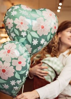 Foliowy balon SERCE w kwiaty (1szt.) dekoracja na urodziny balon foliowy dekoracja urodzinowa