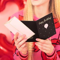 Kartka na 30 urodziny dla kole�anki HAPPY BIRTHDAY z przypink�