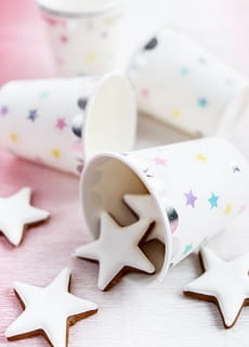 Kubeczki w gwiazdki PASTELOWY JEDNORO�EC (6szt.)