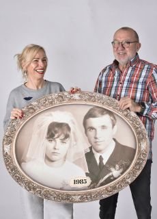 Personalizowane monid�o z otworem na twarz PORTRET �LUBNY RETRO