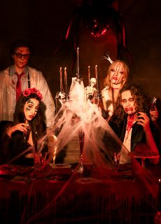 Halloweenowa opaska NO�YCZKI wbite w g�ow� akcesoria halloween gad�ety halloween