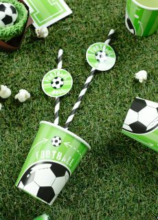 Papierowe kubeczki FOOTBALL 6 szt. kubeczki jednorazowe kubeczki dla dzieci kubeczki papierowe