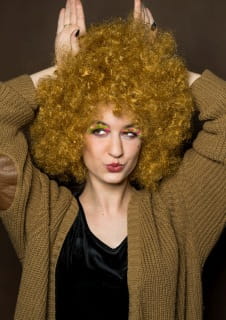 Peruka AFRO jasnobr�zowa afro peruka kr�tka br�zowa peruka retro peruka imprezowa peruka karnawa�owa