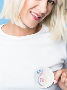 Przypinka na wiecz�r panie�ski TAK! holograficzna