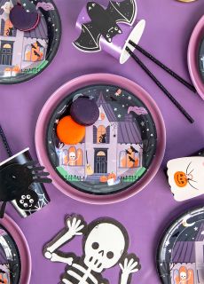 Halloweenowy obrus SPOOKY FRIENDS obrus halloweenowy dekoracje halloweenowe ozdoby halloweenowe