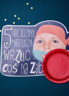 Czerwone talerzyki papierowe 23cm (8szt.)