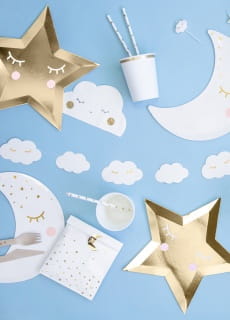 Talerzyki papierowe na baby shower chrzest roczek KSIʯYC (6szt.)