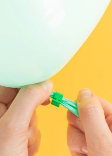 Zaciski do balon�w 100 szt.