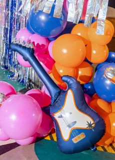 Foliowy balon GITARA 105 cm balon foliowy du�y balon balon na urodziny balon imprezowy