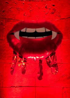 Du�y balon halloweenowy KRWAWI�CE USTA WAMPIRA