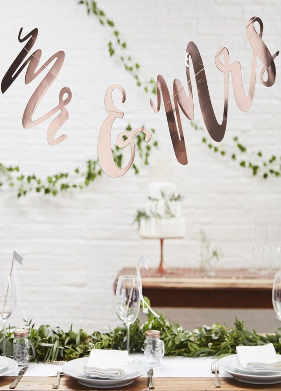 Girlanda z napisem Mr & Mrs dekoracja ślubna rose gold