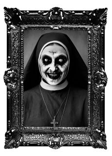 Halloweenona naklejka na �cian� OBRAZ STRASZNEJ ZAKONNICY