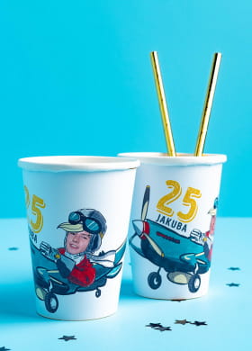 Kubeczki personalizowane URODZINY PODRÓŻNIKA (8szt.) Kubeczki personalizowane URODZINY PODRÓŻNIKA (8szt.)