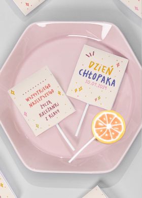 Personalizowane lizaki na DZIEŃ CHŁOPAKA 8 szt. lizaki personalizowane pomysł na dzień chłopaka w szkole Personalizowane lizaki na DZIEŃ CHŁOPAKA 8 szt. lizaki personalizowane pomysł na dzień chłopaka w szkole