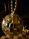 Zdjcie osoby, ktra kupia Naszyjnik KULA DISCO
