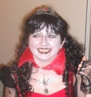 Zdjcie osoby, ktra kupia Czarna szminka do makijau na HALLOWEEN pomadka