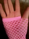 Zdjęcie osoby, która kupiła Rękawiczki siateczkowe neonowe różowe KICZ PARTY