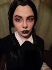 Zdjcie osoby, ktra kupia Peruka duga czarna WIEDMA na Halloween