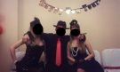 Zdjcie osoby, ktra kupia Toczek z woalk