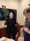 Zdjcie osoby, ktra kupia Papierowa maska PAPIE FRANCISZEK