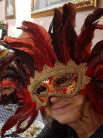 Zdjęcie osoby, która kupiła Maska karnawałowa z długimi piórami czerwona