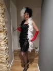 Zdjcie osoby, ktra kupia Peruka CRUELLA czarno-biaa 
