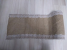 Zdjcie osoby, ktra kupia Bienik jutowy z koronk (28x275cm)