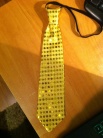 Zdjęcie osoby, która kupiła Krawat cekinowy ZŁOTY na gumce