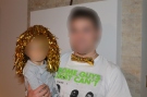 Zdjcie osoby, ktra kupia Zota mucha cekinowa