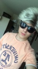 Zdjcie osoby, ktra kupia Peruka blond mska LATA 80. STREET