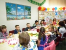 Zdjcie osoby, ktra kupia Dekoracja cienna HAWAJSKIE OKNA ozdoba na hawajskie party (3szt)