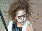 Zdjcie osoby, ktra kupia Make Up SZKIELETOR